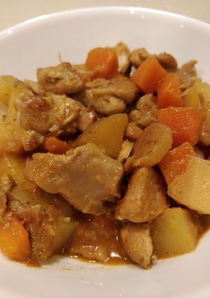 A picture of Coconut Chicken Curry.