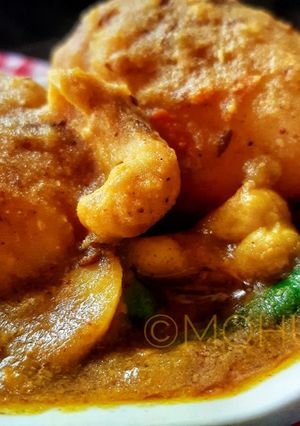 কাশ্মীরী আলুর দম(Kashmiri aloor dum recipe in Bengali) রেসিপির প্রধান ছবি