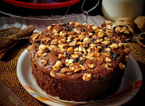A picture of Walnut banana cake.