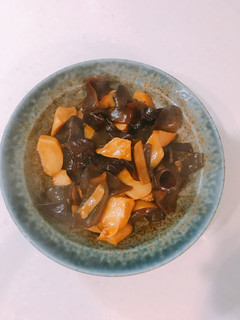 醬燒杏鮑菇木耳 的食譜成品照片