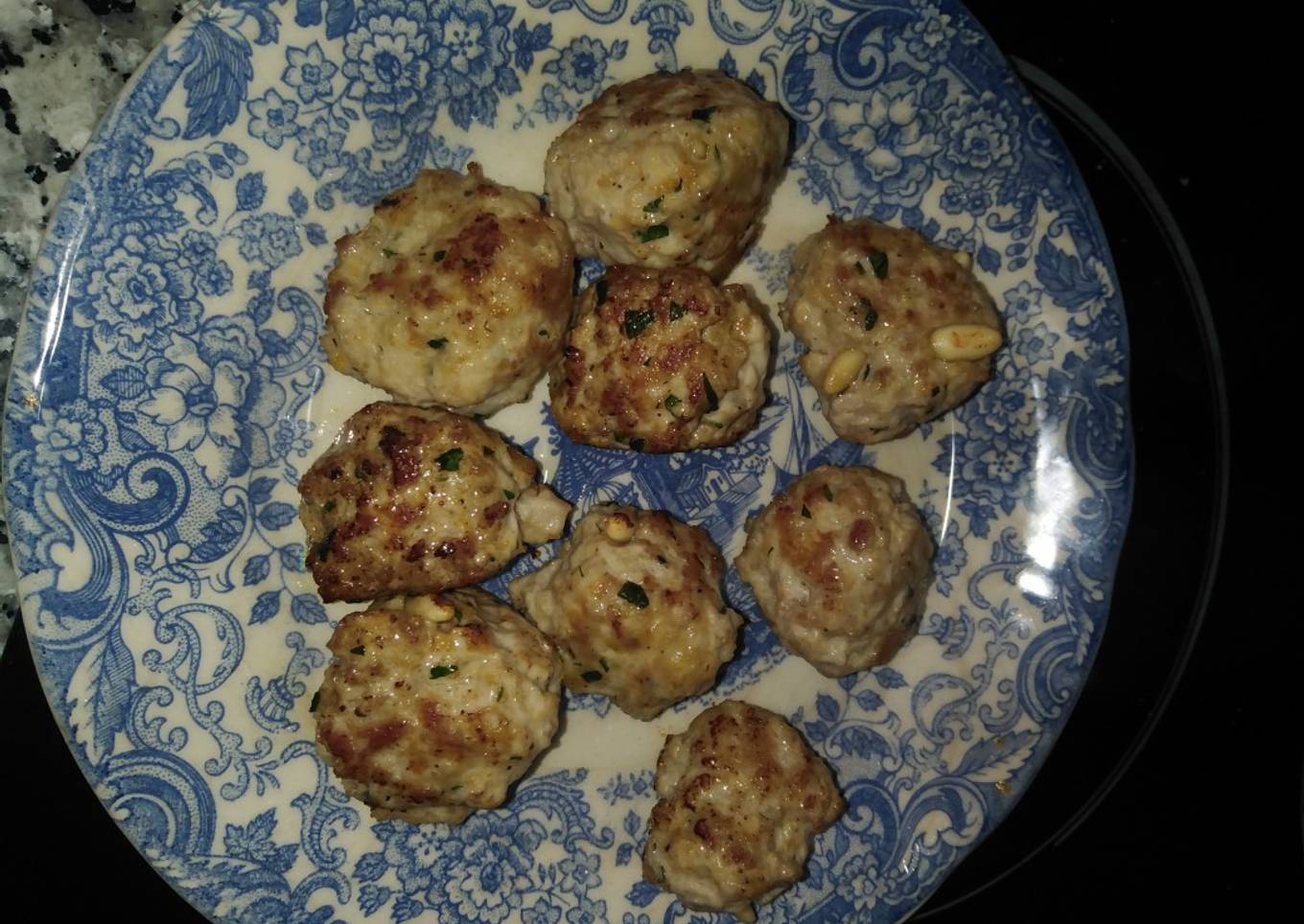 "mandonguilles" (albóndigas) para paella