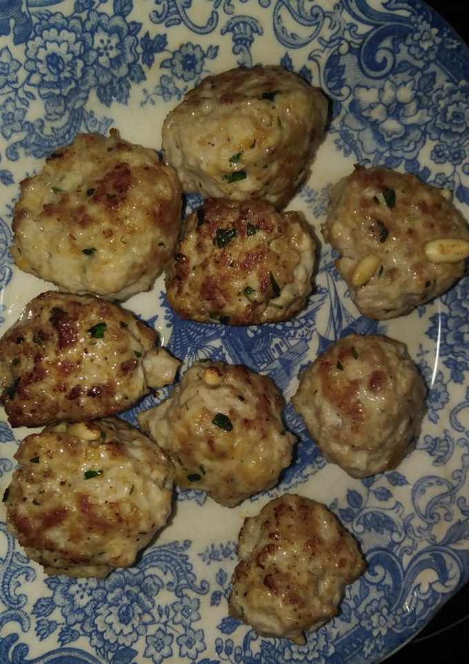 Una foto de "mandonguilles" (albóndigas) para paella