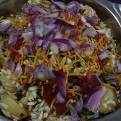 A picture of Potato poha chat.