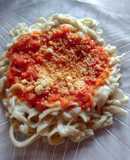 Tagliatelle/tallarines con salsa de tomate
