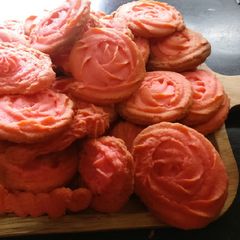 A picture of Strawberry cookies.