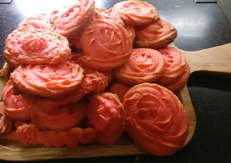 Strawberry cookies