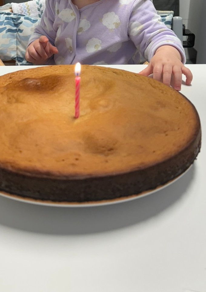 Una foto de Bizcocho de manzana sin azúcar (BLW +10 meses)