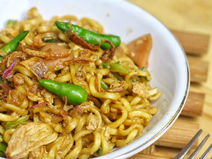 Bagaimana Menyiapkan Mie Goreng bumbu iris yang Bikin Ngiler