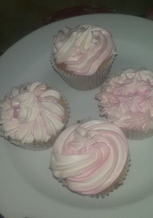A picture of Whip cream icing.
