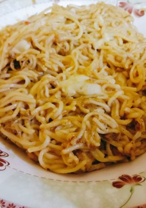 A picture of Cheese maggi.