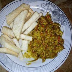 A picture of Fried yam with egg souce.