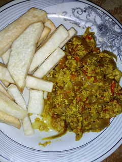 A picture of Fried yam with egg souce.