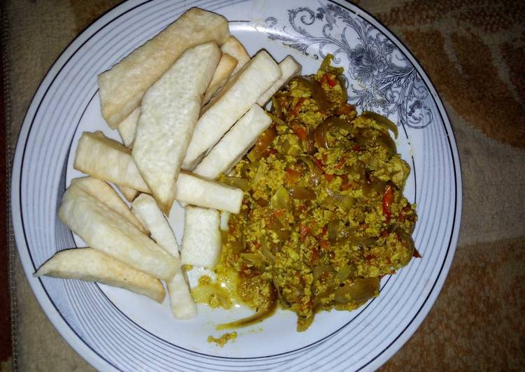Step-by-Step Guide to Prepare Quick Fried yam with egg souce | Satisfyingrecipe.web.app