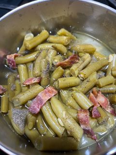 A picture of Green Beans & Bacon.