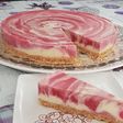 Tarta mármol de frambuesas y chocolate blanco