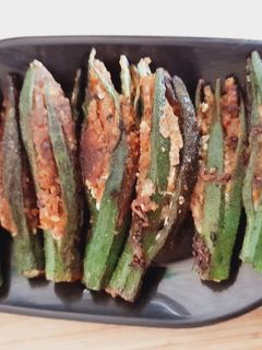 मसाला भेंडी फ्राय (Masala Bhendi Fry Recipe In Marathi) रेसिपी चे मुख्य फोटो