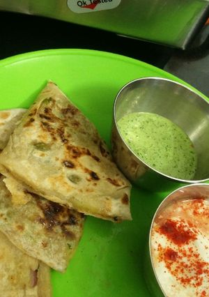 આલુ કૂલચા (Alu Kulcha Recipe in Gujarati) રેસીપી મુખ્ય ફોટો