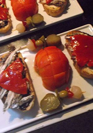 Foto principal de Tostadas con sobras de boquerones fritos