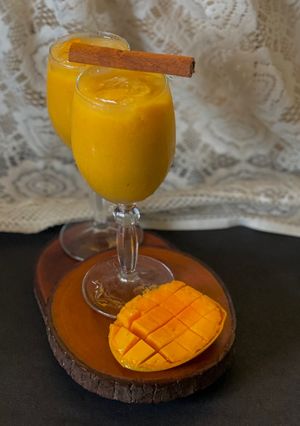 A picture of Small beverage - Mango Horchata.