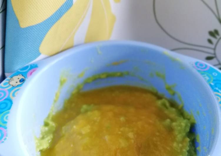 Pure avocado with sauce mango