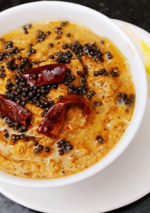 A picture of Kadlebele Chana dal chutney.