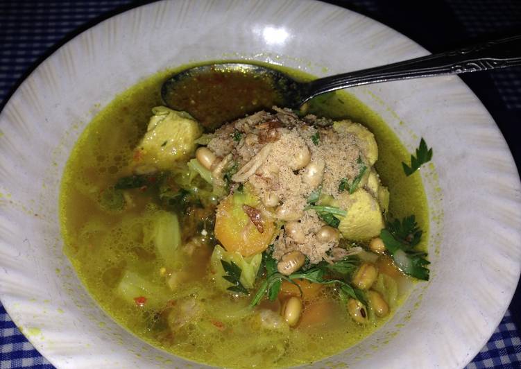 Bagaimana Menyiapkan Soto ayam yang Bisa Manjain Lidah