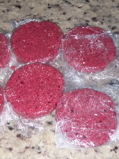 Una foto de Hamburguesas de lentejas, garbanzos y remolacha