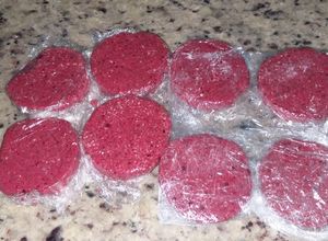 Una foto de Hamburguesas de lentejas, garbanzos y remolacha