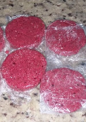 Una foto de Hamburguesas de lentejas, garbanzos y remolacha