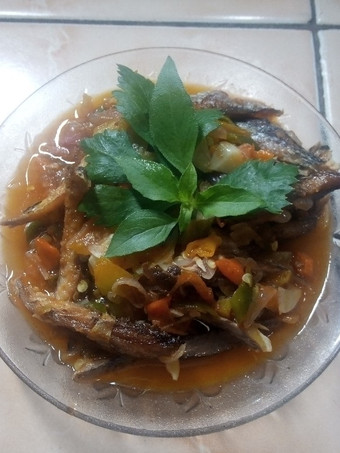 Bagaimana Membuat Oseng"tongkol asam pedas,,, Lezat