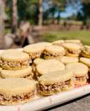 Alfajores de duce de leche y nuez
