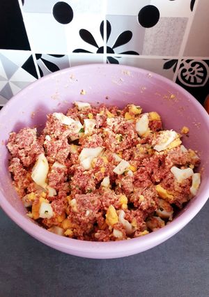 Une photo de Salade de Corned de beef froide