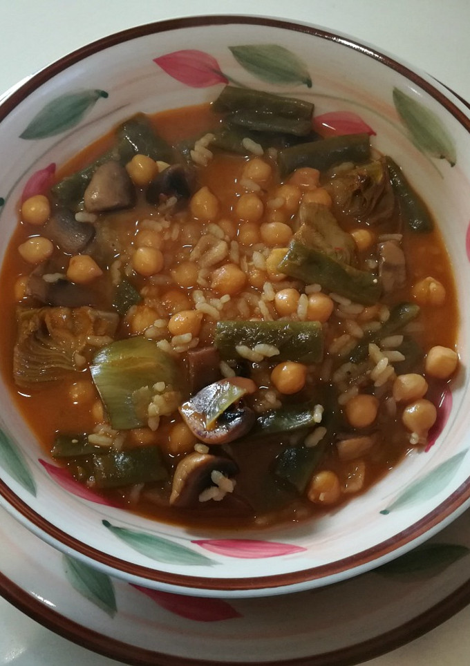 Una foto de Arroz con verdura y garbanzos