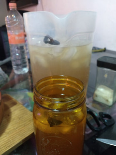 Una foto de Agua fresca de hierbabuena con limón 🍋🍋🍋