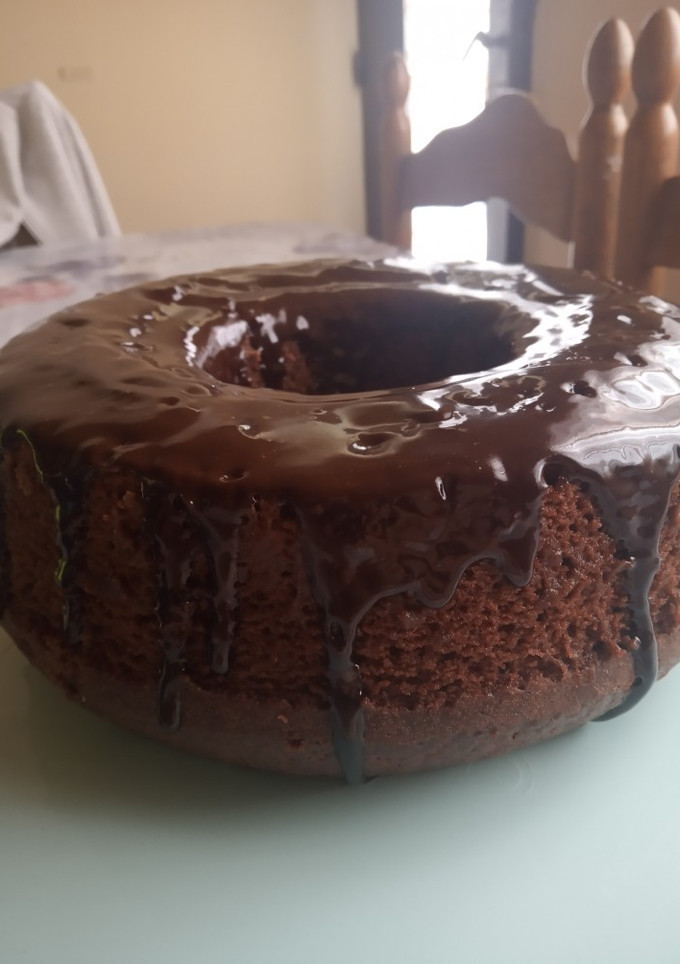Una foto de Torta húmeda de chocolate