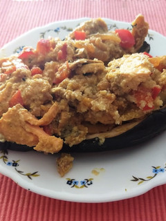 Una foto de Berenjenas Rellenas de Salmón y Cous-Cous