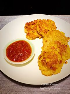 香煎蟹肉粟米餅配泰式甜辣醬 的食譜成品照片