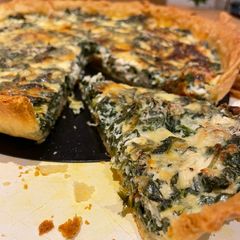 A picture of Spinach & cottage cheese quiche.
