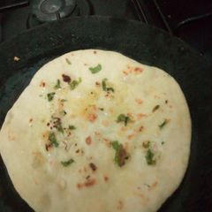 A picture of Garlic Naan.