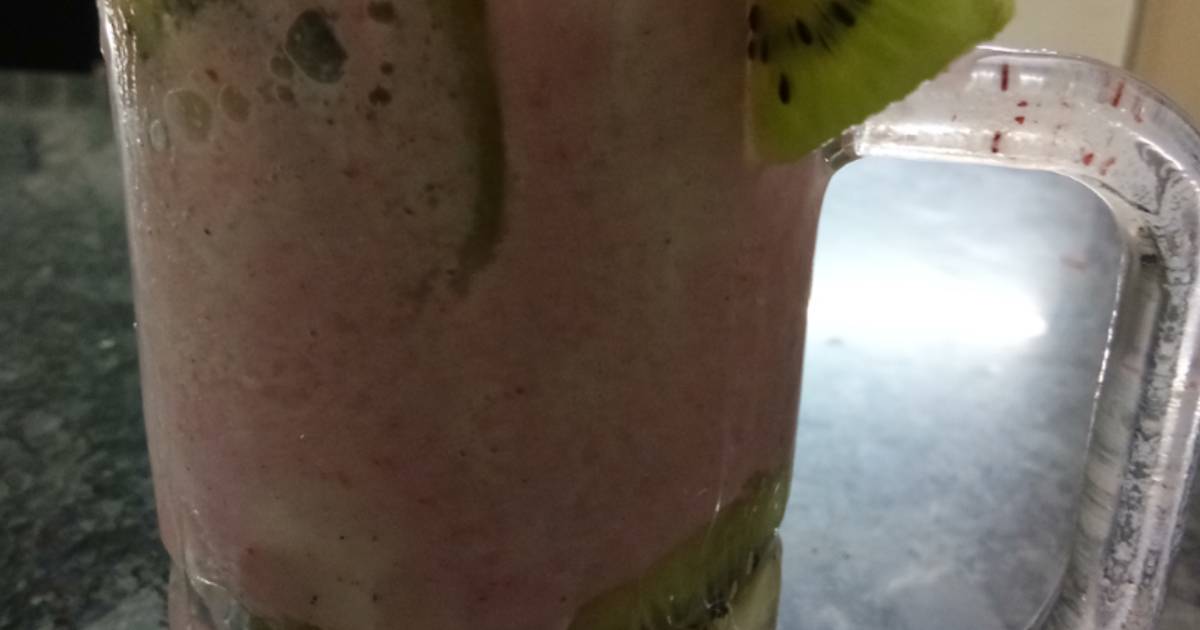 Smoothie glass Recipe by Priyanka Varshney (@adivaans_delicacy) - Cookpad