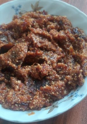 عکسی از دستور خرما و کشک (به زبان محلی به کشکه ریزه میگیم بیل‌)به (به کسره _ی به فتحه)