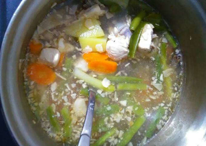 Sop ayam (sederhana dan simpel)