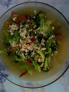 Foto resep Tumis Kuah Brokoli Sosis Pedas