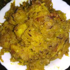 A picture of Bandhakopir ghonto (cabbage stir fry).