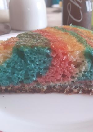 Una foto de Bizcocho multicolor