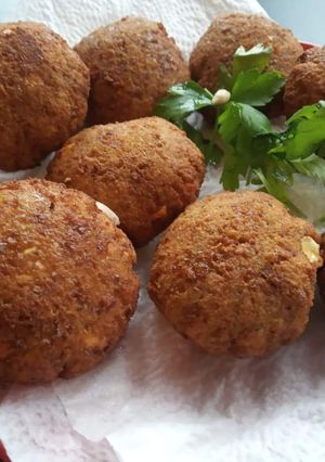 Una foto de Falafel con salsa de Tahini