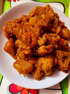 চিংড়ি দিয়ে ফুলকপি আলুর ডালনা(chingri diye fulkopi aloor dalna recipe in Bengali) রেসিপির প্রধান ছবি