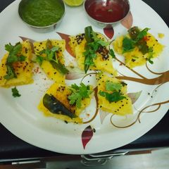 A picture of Besan Dhokla.