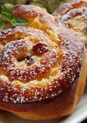 Pudingos, túrós tekercs recept fotója