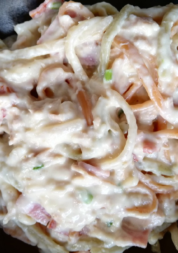 Una foto de Espaguetis con Atún en salsa de mostaza y queso